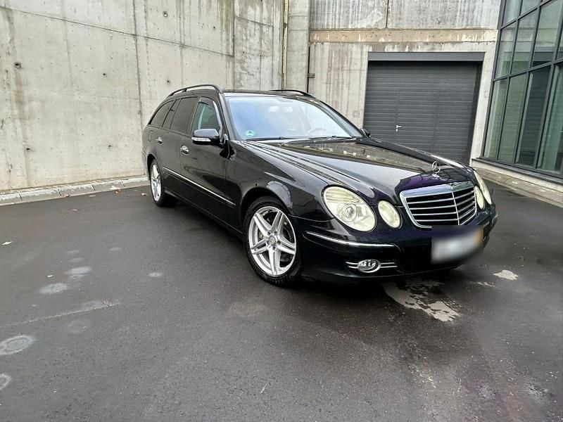 Schwarz Gebraucht 2008 Mercedes E280 Avantgarde Kombi | 2.600 € (Guter Preis) - Bild 1/4