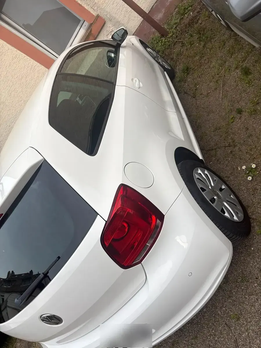 Gebraucht VW Polo 75 PS (55 kW) 2013 Weiß Kleinwagen