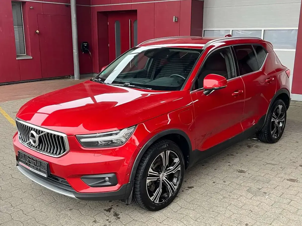 Gebraucht Volvo XC40 262 PS (192 kW) 2020 Fusion red / metallic SUV