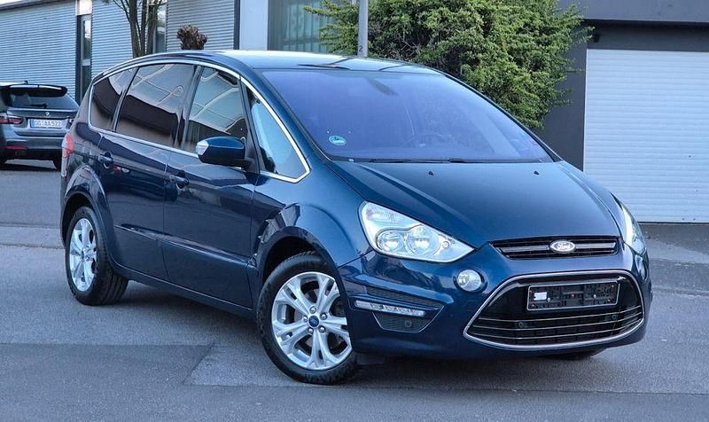 Blau Gebraucht 2011 Ford S-MAX Titanium Van / Kleinbus | 12.990 € (Teuer) - Bild 1/4