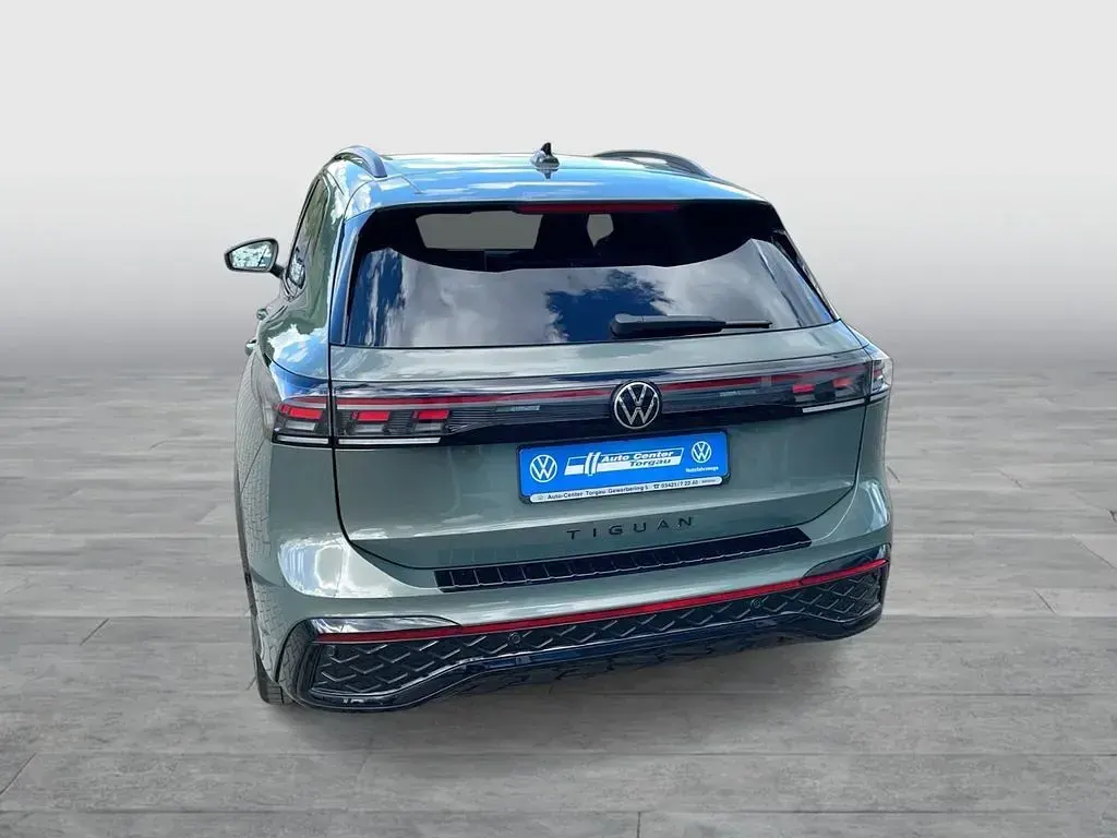 Gebraucht VW Tiguan R-line 265 PS (194 kW) 2025 Grün SUV
