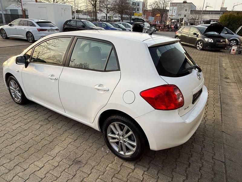 Gebraucht Toyota Auris Sol 124 PS (91 kW) 2008 Weiß Kleinwagen