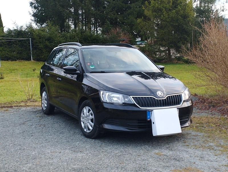 Schwarz Gebraucht 2015 Skoda Fabia Kombi | 5.000 € (Superpreis) - Bild 1/3