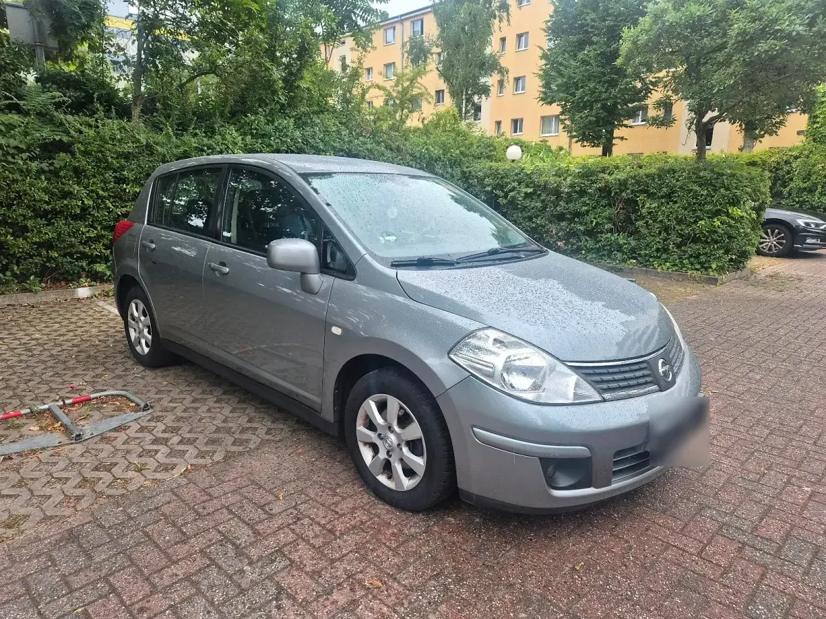 Gebraucht Nissan Tiida 110 PS (80 kW) 2010 Limousine