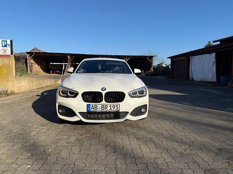 Weiß Gebraucht 2018 BMW 118 M Sport Kleinwagen | 15.000 € (Fairer Preis) - Bild 1/4
