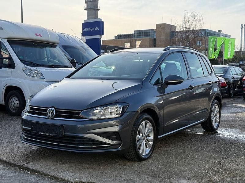 Gebraucht VW Golf Comfortline 110 PS (80 kW) 2018 Grau SUV