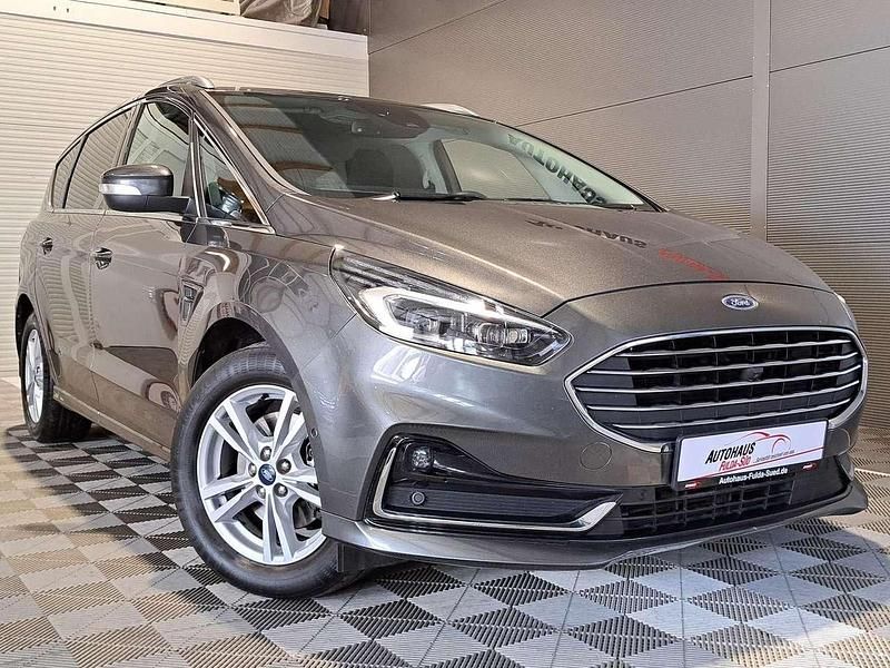 Grau Gebraucht 2020 Ford S-MAX Titanium Van / Kleinbus | 24.970 € (Guter Preis) - Bild 1/3