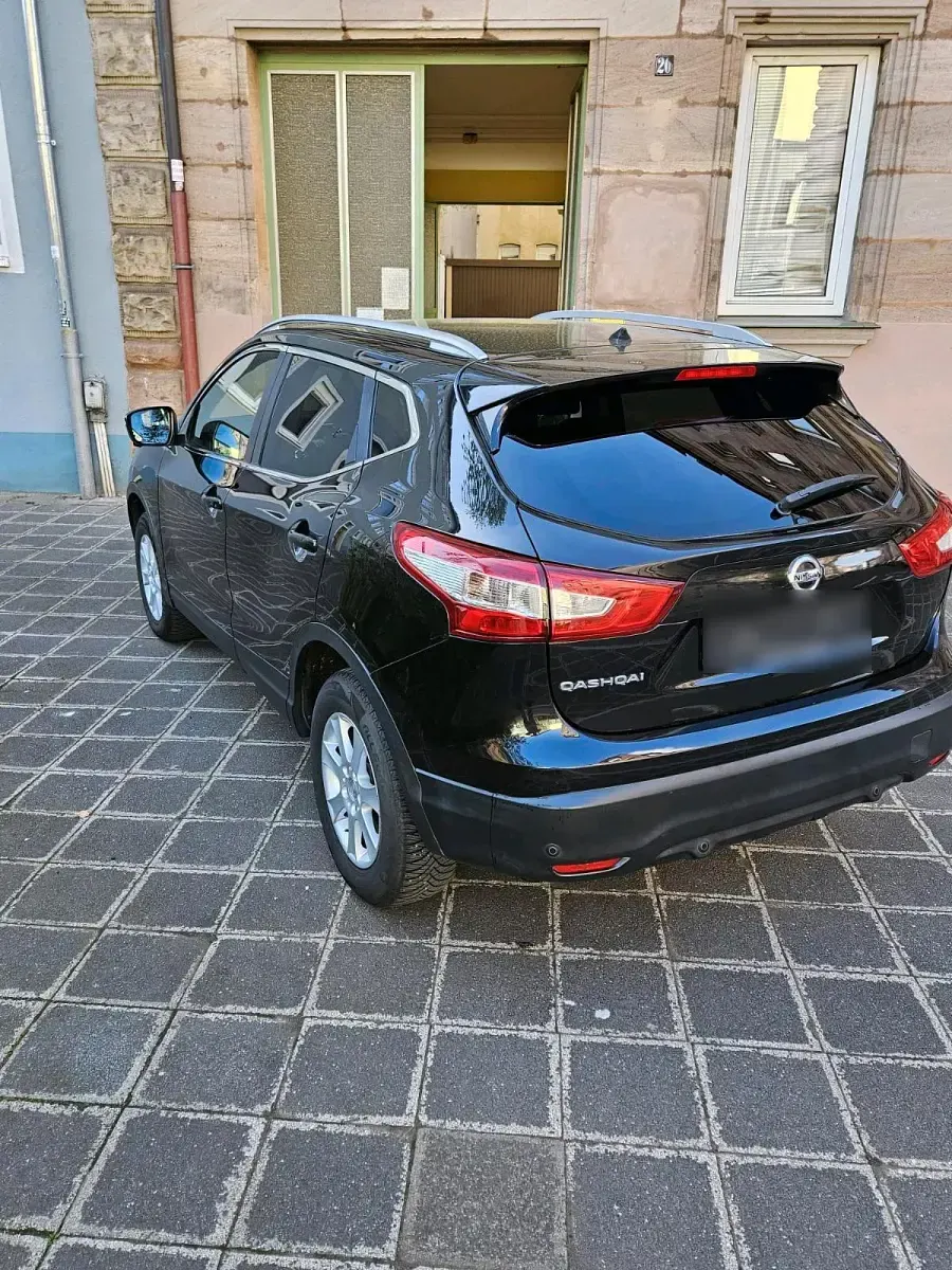 Gebraucht Nissan Qashqai 360º 116 PS (85 kW) 2015 Schwarz SUV
