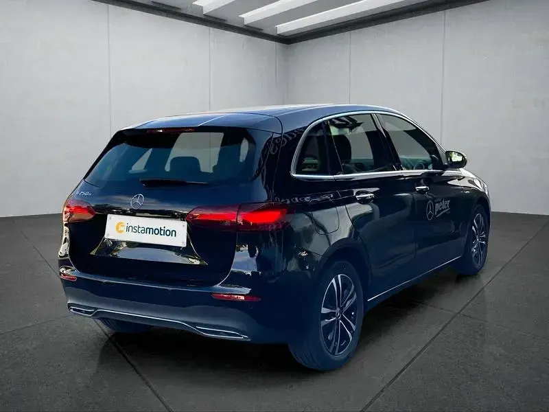 Gebraucht Mercedes B250 218 PS (160 kW) 2025 Schwarz Kleinwagen