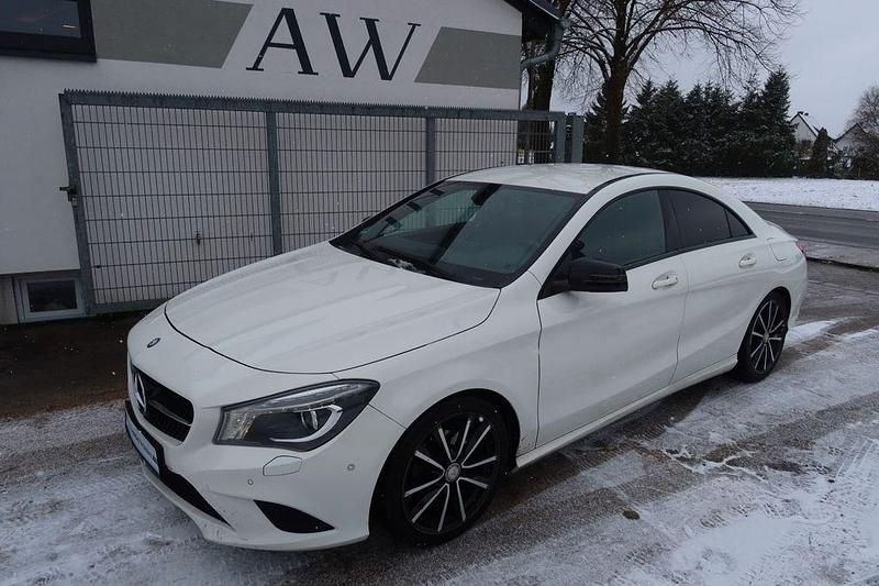 Gebraucht Mercedes CLA180 122 PS (89 kW) 2014 Weiß Limousine