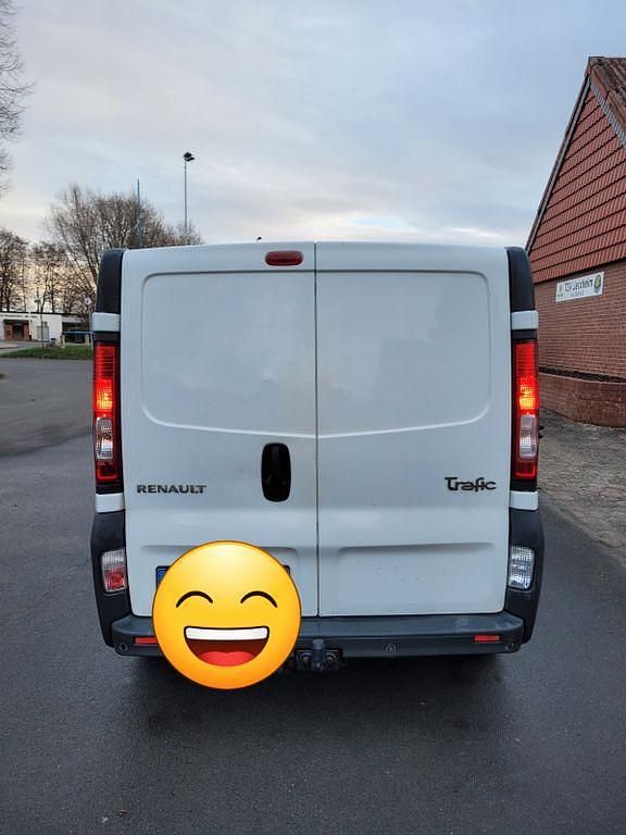 Gebraucht Renault Trafic 116 PS (85 kW) 2014 Weiß Van / Kleinbus