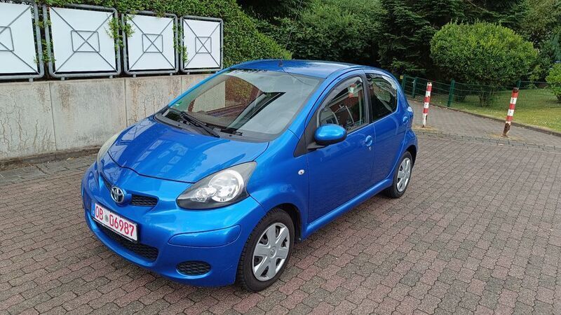 Blau Gebraucht 2011 Toyota Aygo Cool Kleinwagen | 3.490 € (Fairer Preis) - Bild 1/4