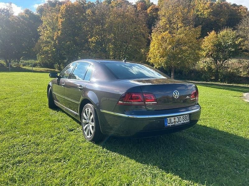 Second-hand VW Phaeton 239 CP (175 kW) 2013 Maro Berlinǎ