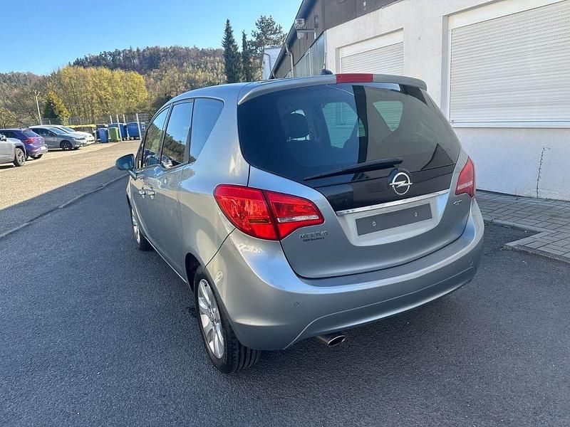 Gebraucht Opel Meriva Innovation 131 PS (96 kW) 2012 Silber Van / Kleinbus