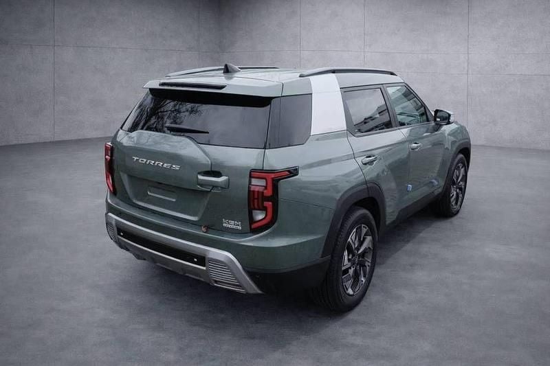 Nuova KGM Torres 204 CV (150 kW) 2026 Verde SUV