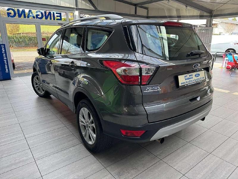 Gebraucht Ford Kuga Titanium 150 PS (110 kW) 2017 Magneticgrau (metallic) SUV