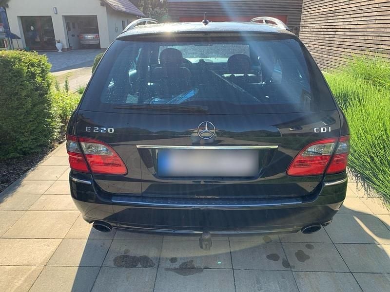 Gebraucht Mercedes E220 170 PS (125 kW) 2008 Schwarz Kombi