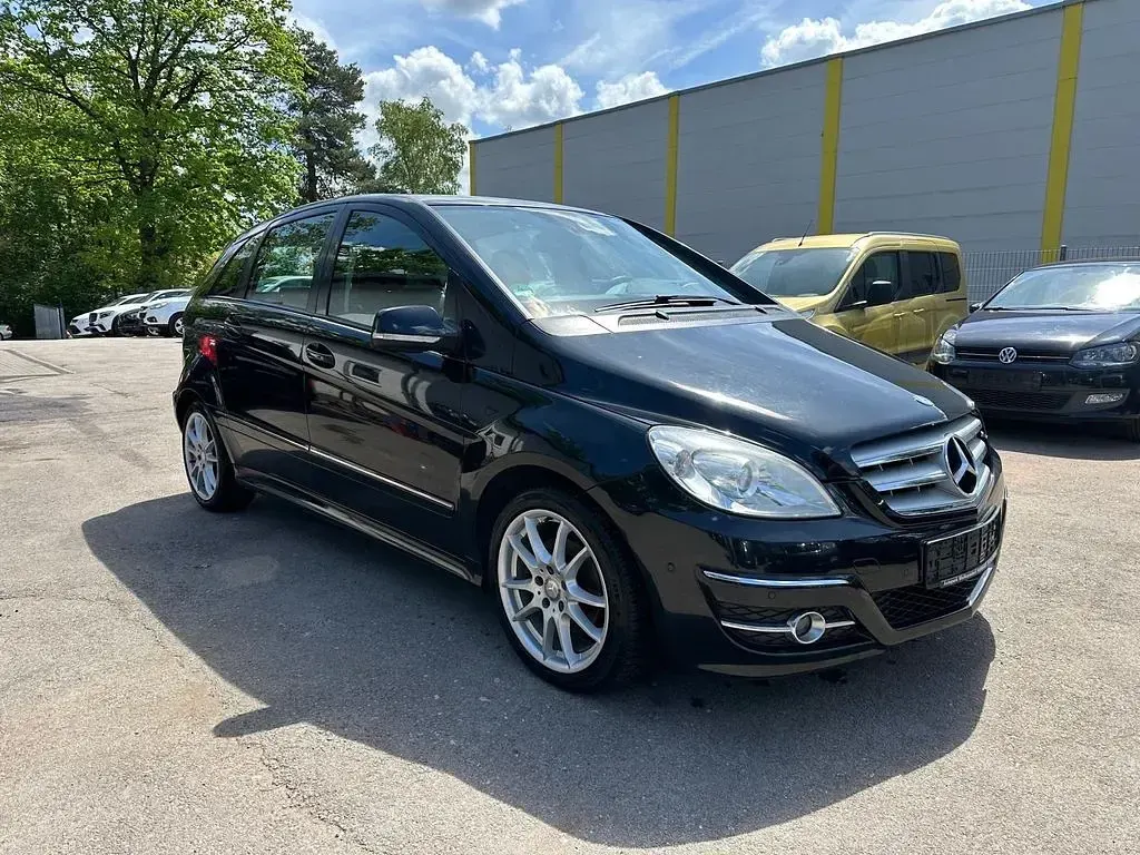 Usado Mercedes E200 193 CV (141 kW) 2008 Negro Berlina