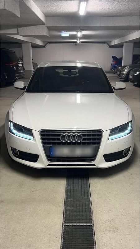 Weiß Gebraucht 2011 Audi A5 Sportback S-Line Limousine | 7.900 € (Guter Preis) - Bild 1/4