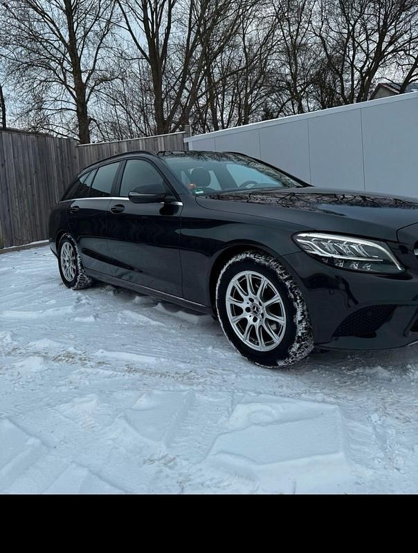 Gebraucht Mercedes C200 160 PS (117 kW) 2020 Grau Kombi