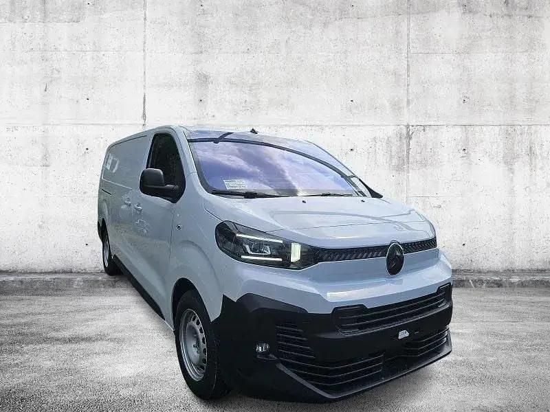 Weiß Gebraucht 2024 Citroën Jumpy Van / Kleinbus | 27.210 € (Fairer Preis) - Bild 1/4