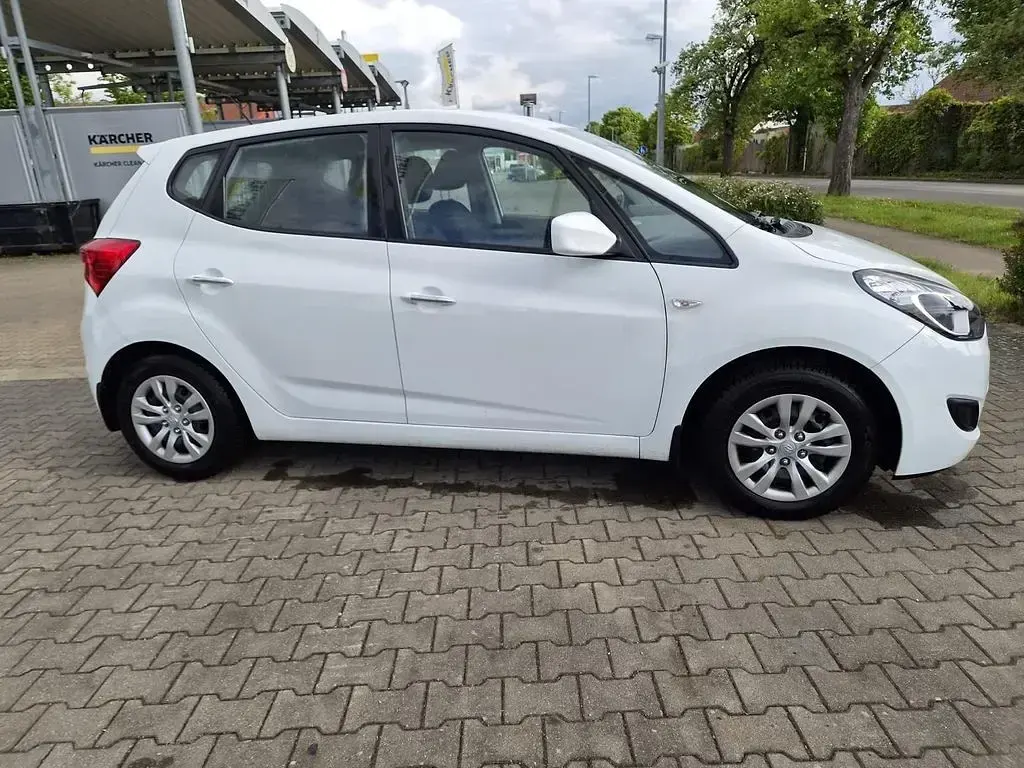 Gebraucht Hyundai i20 125 PS (91 kW) 2019 Weiß Kleinwagen