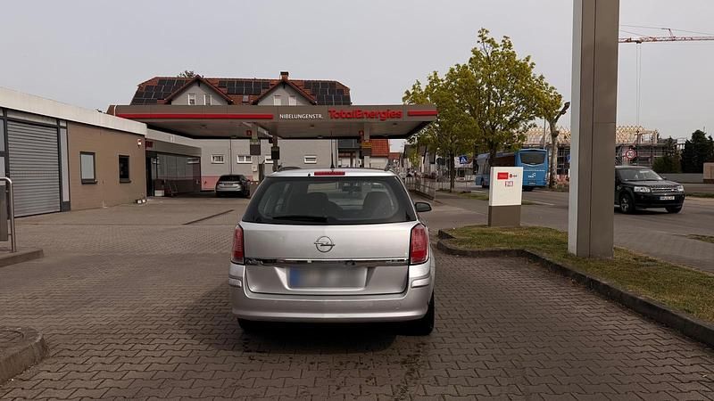 Usata Opel Astra 105 CV (77 kW) 2005 Argento Station wagon