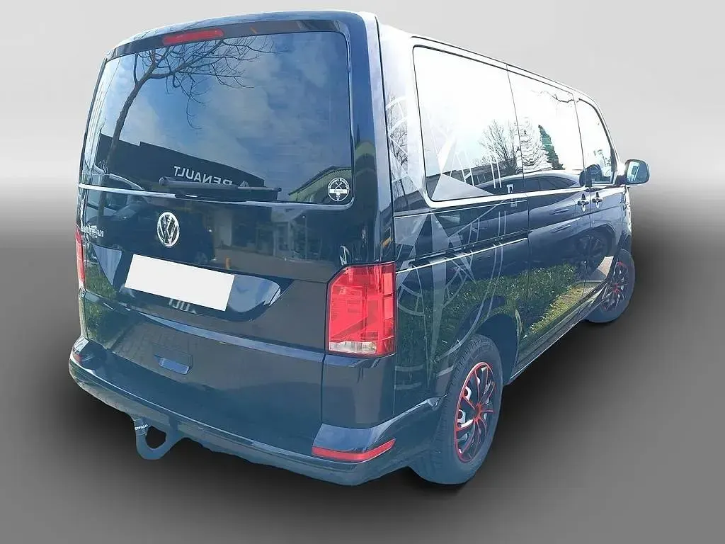 Gebraucht VW Multivan Trendline 150 PS (110 kW) 2022 Schwarz Van / Kleinbus