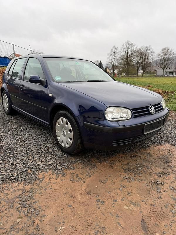 Blau Gebraucht 2002 VW Golf IV Kleinwagen | 1.299 € (Fairer Preis) - Bild 1/4