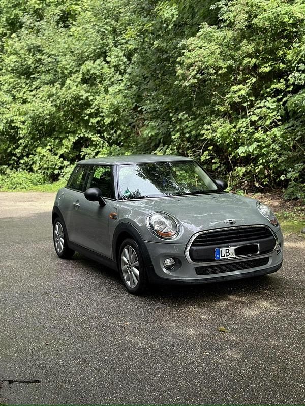 Grün Gebraucht 2017 Mini ONE Kleinwagen | 8.800 € - Bild 1/4