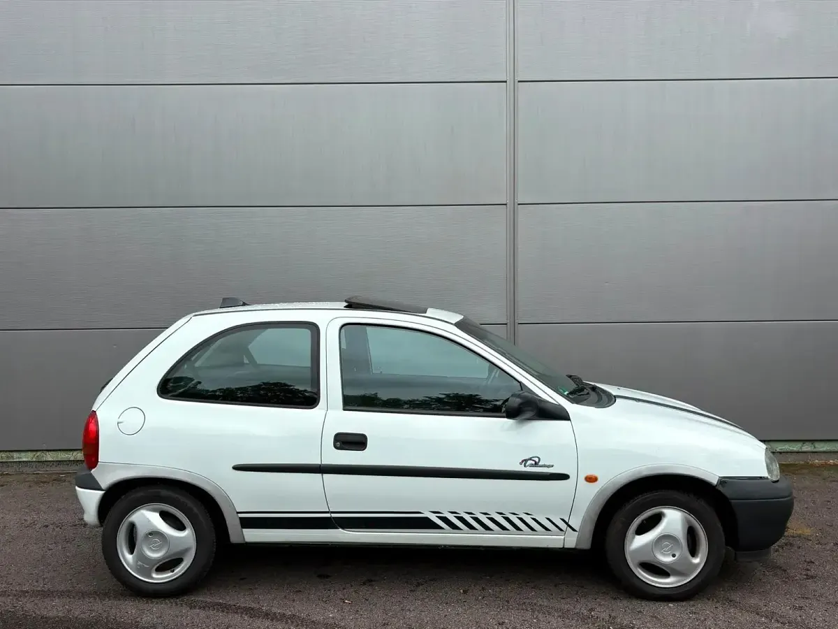 Gebraucht Opel Corsa 60 PS (44 kW) 1997 Weiß Kleinwagen