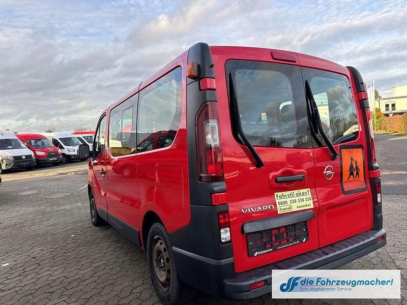 Gebraucht Opel Vivaro 90 PS (66 kW) 2015 Rot Van / Kleinbus