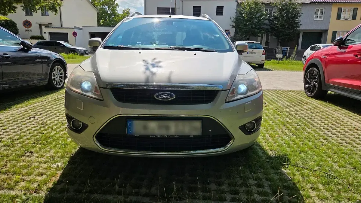 Gebraucht Ford Focus 109 PS (80 kW) 2009 Grau Kombi