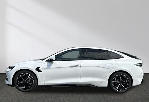 Neu BYD Seal Design 230 kW (313 PS) 2026 Polar white Limousine
