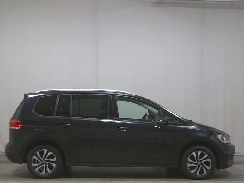 Grau Gebraucht 2022 VW Touran Active Van / Kleinbus | 19.680 € (Superpreis) - Bild 1/4