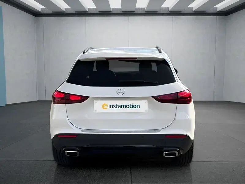 Gebraucht Mercedes GLA180 116 PS (85 kW) 2024 Weiß SUV