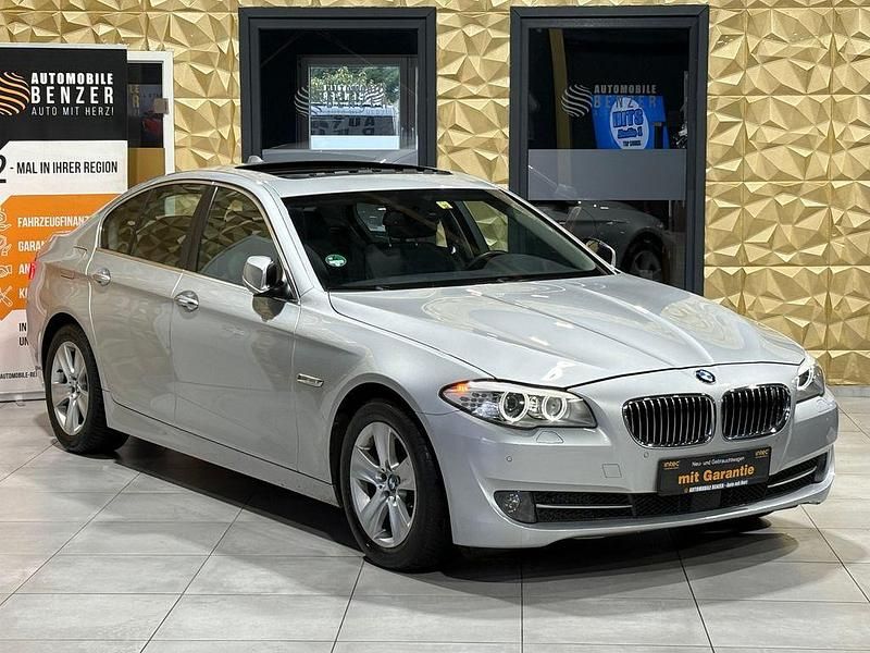 Gebraucht BMW 528 Sport Line 258 PS (189 kW) 2010 Silber Limousine