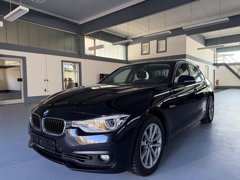Gebraucht BMW 330 Advantage 258 PS (189 kW) 2016 Schwarz Limousine