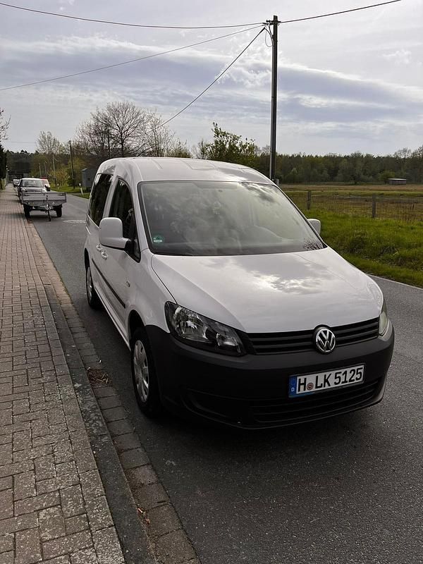 Weiß Gebraucht 2013 VW Caddy Van / Kleinbus | 4.500 € (Guter Preis) - Bild 1/4