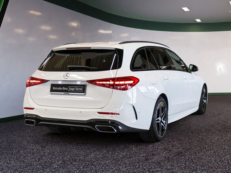 Gebraucht Mercedes C300 Sport Edition 265 PS (194 kW) 2024 Weiss / polarweiß Kombi
