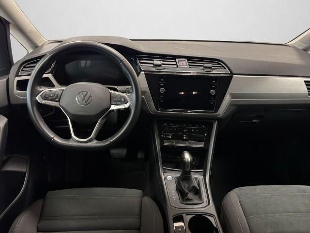 Gebraucht VW Touran Comfortline 150 PS (110 kW) 2022 Reflexsilber metallic (metallic) Van / Kleinbus
