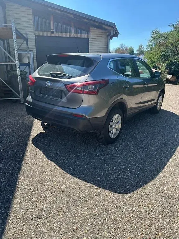 Gebraucht Nissan Qashqai Visia 116 PS (85 kW) 2018 Grau SUV