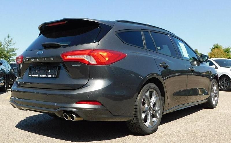 Gebraucht Ford Focus ST-Line X 125 PS (91 kW) 2020 Grau Limousine