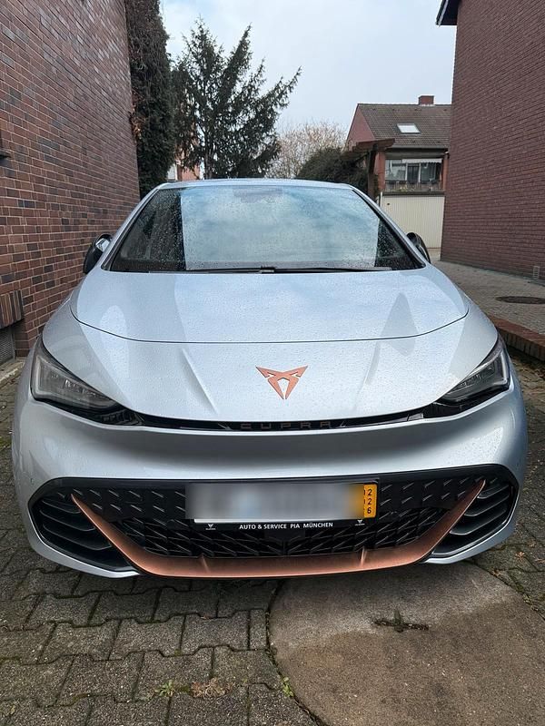 Neu Cupra Born 169 kW (231 PS) 2025 Silber Kleinwagen