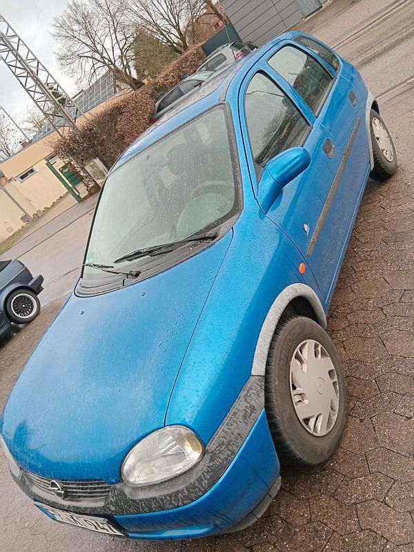 Gebraucht Opel Corsa 65 PS (47 kW) 1998 Blau Kleinwagen