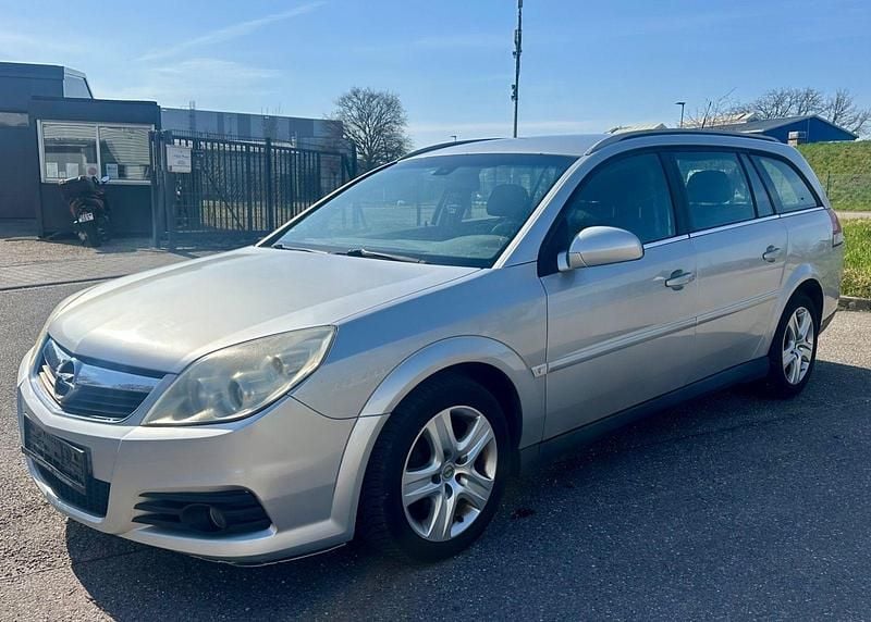 Gebraucht Opel Vectra Edition 150 PS (110 kW) 2006 Starsilber/silver iii Kombi