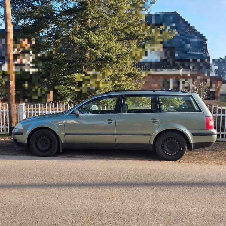Gebraucht VW Passat Trendline 150 PS (110 kW) 2001 Grün Kombi