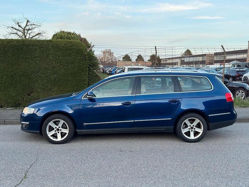 Gebraucht VW Passat 140 PS (102 kW) 2007 Blau Kombi