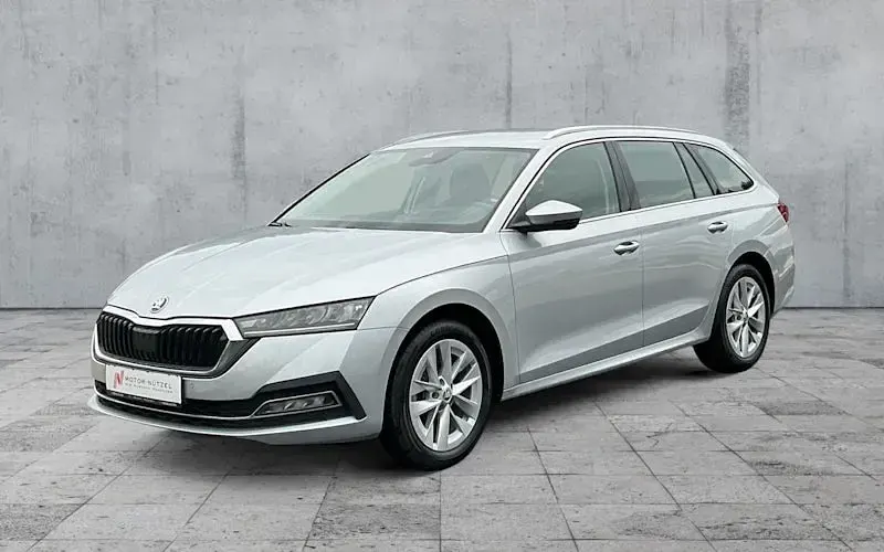 Gebraucht Skoda Octavia Style 150 PS (110 kW) 2023 Silber Kombi