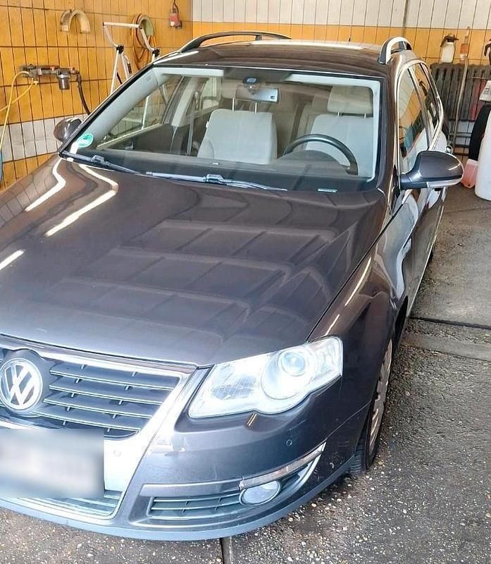 Braun Gebraucht 2008 VW Passat Kombi | 2.999 € (Fairer Preis) - Bild 1/4